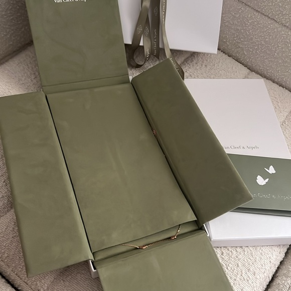 Van Cleef & Arpels necklace box - Picture 3 of 6